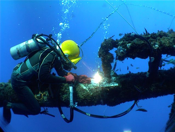 Underwater Welder Daily Tasks